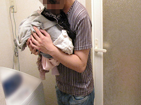 自分の母親にイタズラする悪ガキ息子チ○ポ露出×お触り×精子ぶっかけ4時間　サンプル画像08